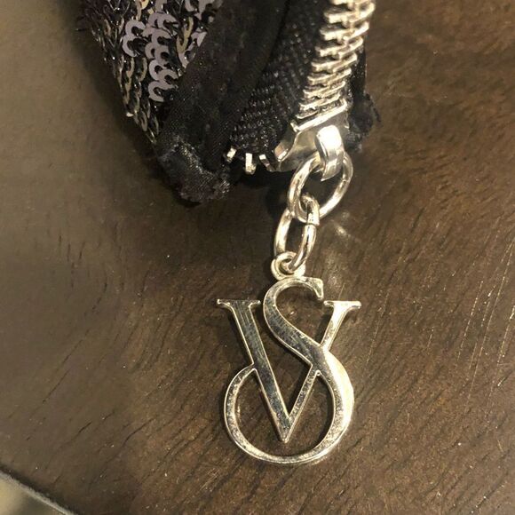 Victoria’s Secret black and silver sequin zipper pouch wristlet - Picture 9 of 9